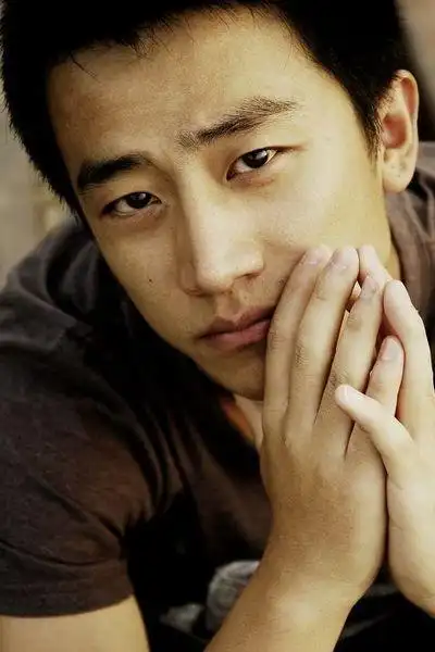 是黄轩成就了《芳华》,还是《芳华》成就了黄轩