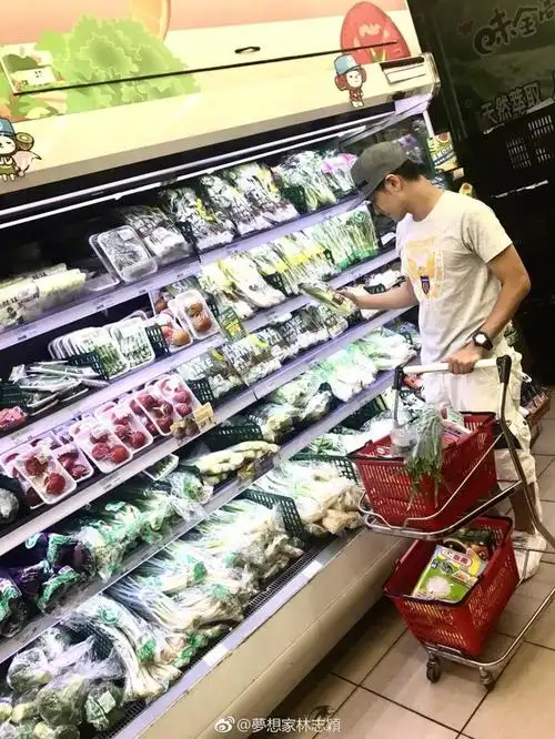 林志穎变身家庭主男,亲自上街买菜