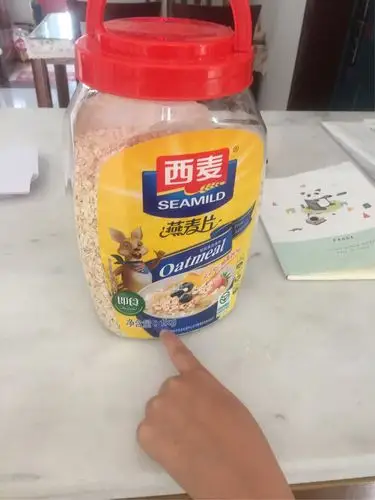 这是1kg,就是1公斤.1公斤等于2斤,1斤等于500克,1公斤也就是1000克