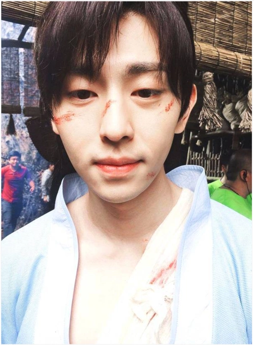 换了发型的邓伦"堪比整容",网友:这颜值达到巅峰!