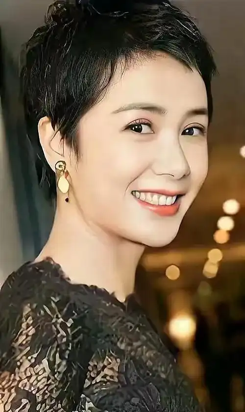 蒋雯丽10张精美的照片