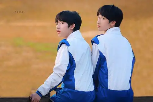 翔霖|严浩翔贺峻霖|tnt|时代少年团|饭拍饭… - 堆糖,美图壁纸兴趣