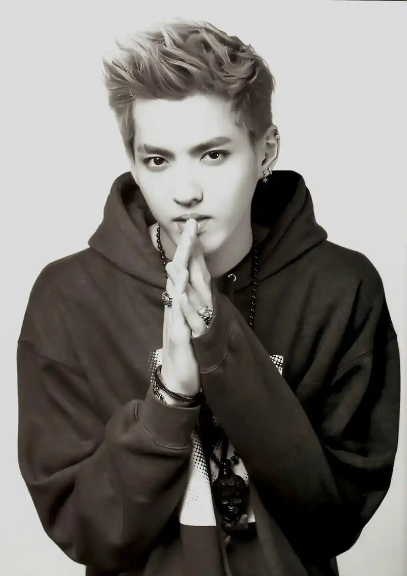 eo吴亦凡解约 青葱少年帅照回顾