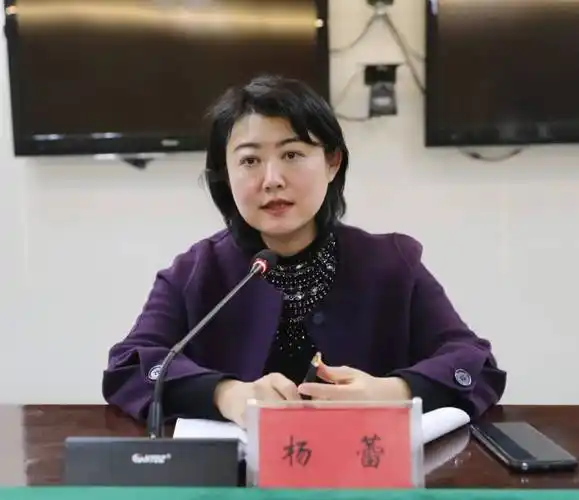 杨蕾要么带头要么跟上要么让开以超常之举在大战大考中书写优异答卷