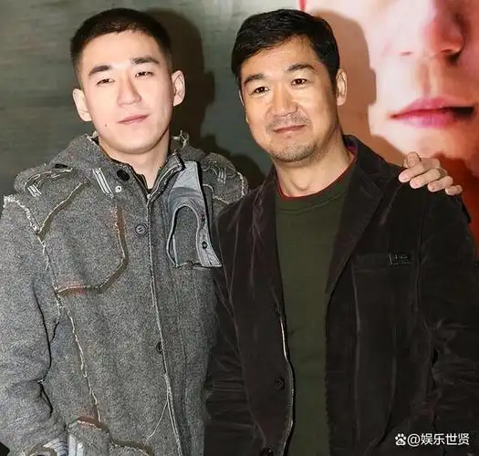 被人尊敬的老戏骨演员张国立在演艺圈已经是一个备受尊敬的存在,他