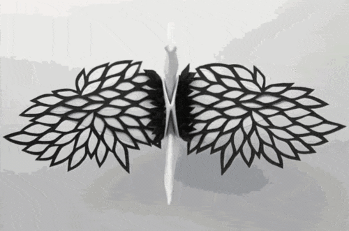 90后小哥用1cm的纸折了1000只千纸鹤!