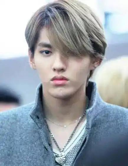 刚出道时的吴亦凡还不叫"炮王".