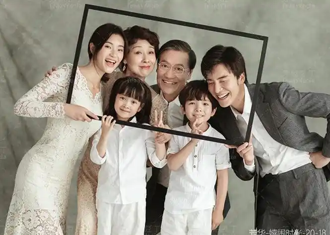 全家福摄影_全家福艺术照_拍全家福_全家福照片_全家福风格_三口