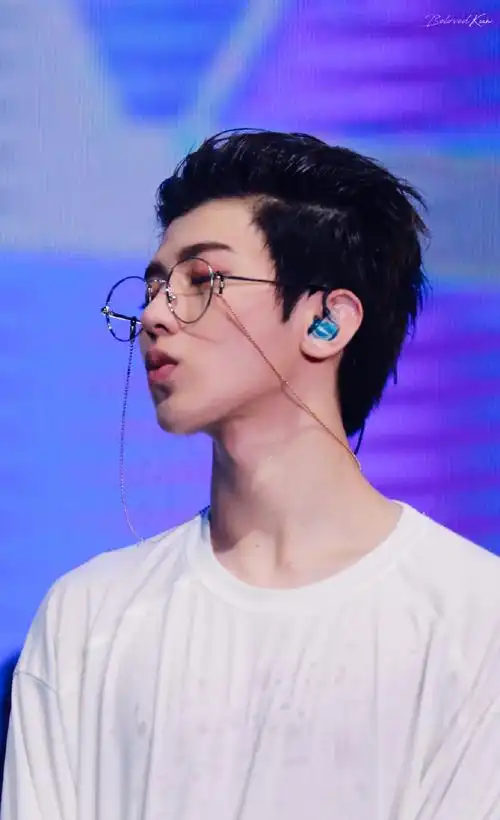 嘟嘟嘴 好可爱 想一口亲上去@蔡徐坤#蔡徐坤#|#蔡徐坤avia全球品牌