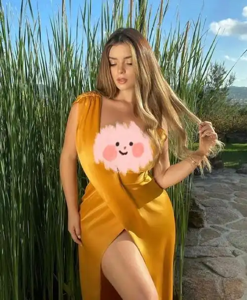 英国宅男女神曲线比卡戴珊更绝官宣下海捞钱惹粉丝激动