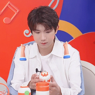 王源特效展示架