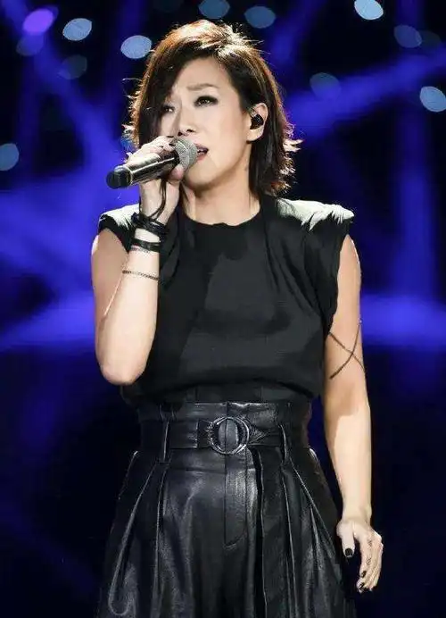 tvb老戏骨曝干女儿林忆莲近况!