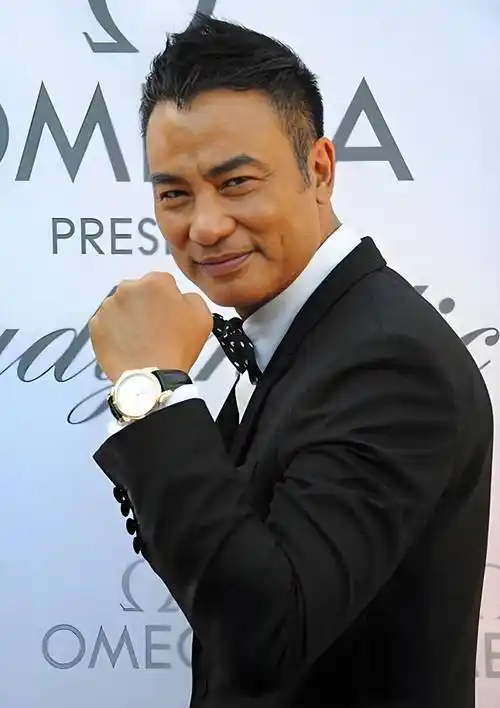 他是"最干净"的男演员,为妻女买26套房,最大梦想是回山东养老_任达华