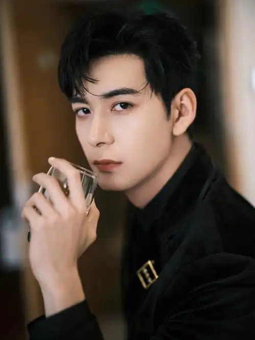 九日哥哥的西装杀