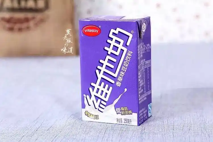 维他奶最喜欢的是香草味的巧克力味的也不错很浓郁一直对豆奶很有