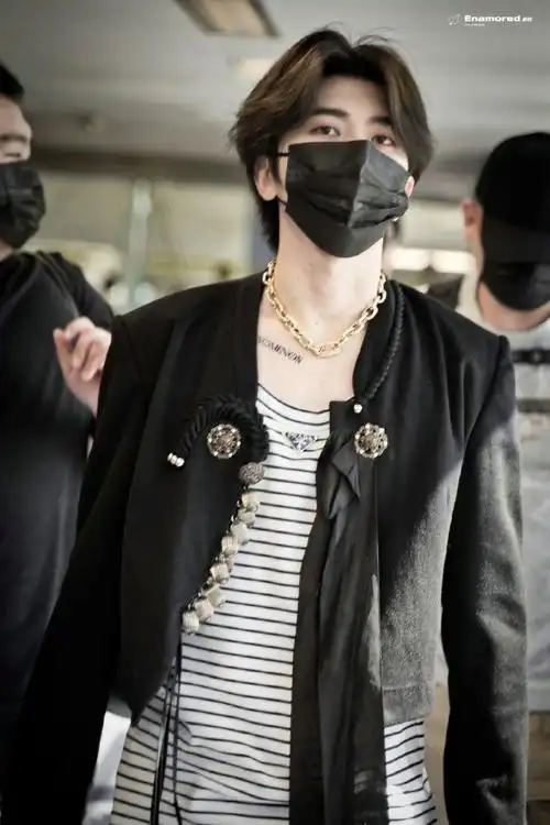 蔡徐坤锁骨纹身贴##蔡徐坤金色项链