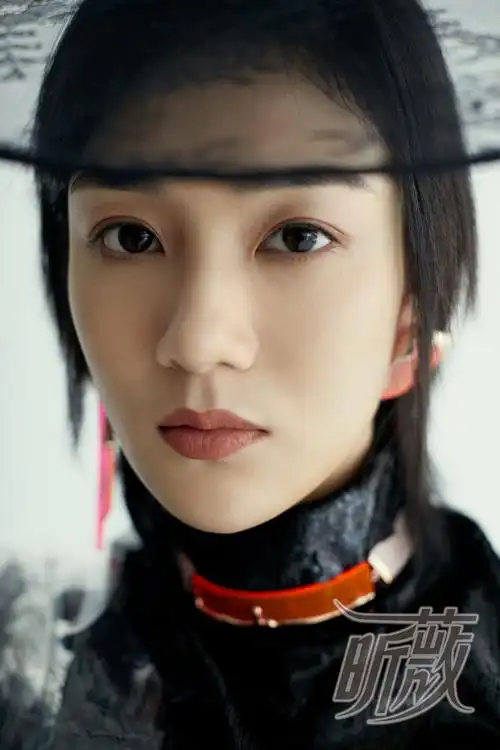 陈泇文时尚大片曝光 盐系少女诠释独特个性