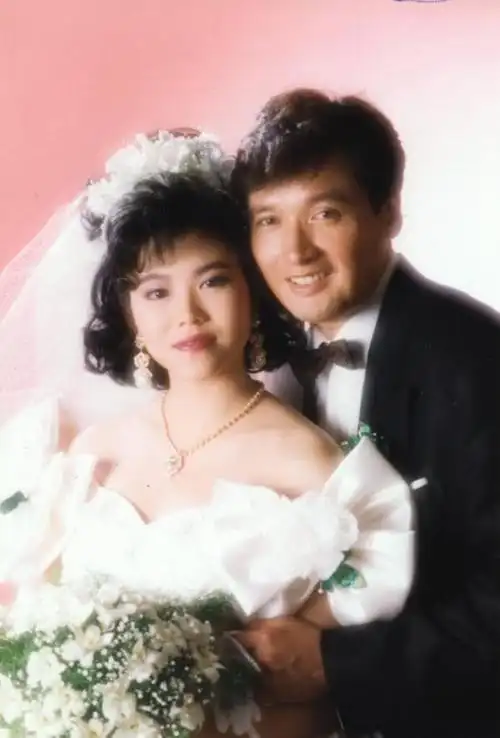 秦汉情敌秦祥林近况曝光71岁老当益壮妻子美貌不输林青霞