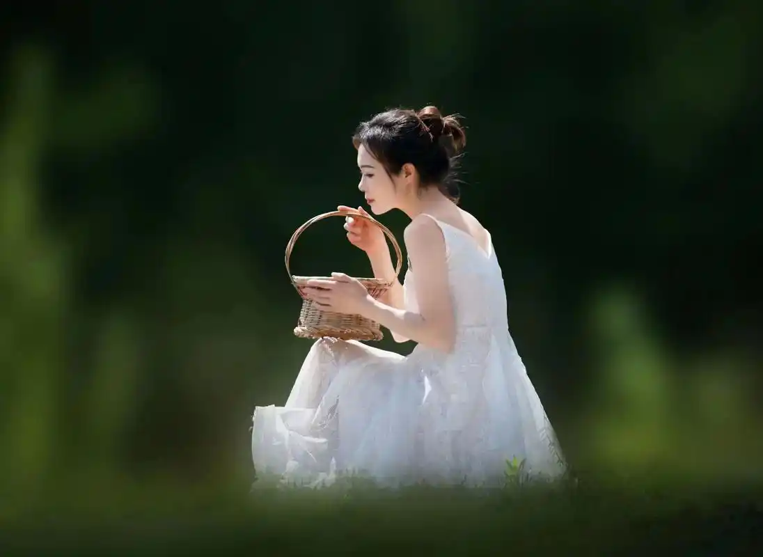 重庆姑娘远嫁到贵州,她请我拍一组照片发给她妈妈,妈妈想她了就 - 抖