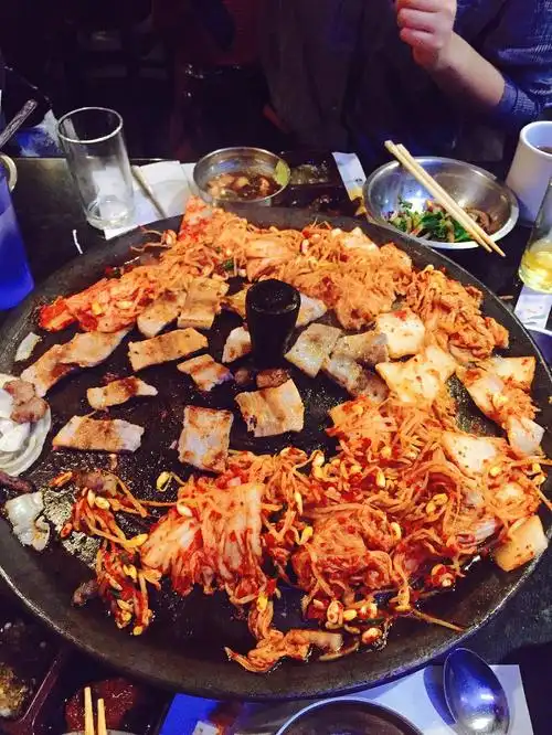 韩国烤肉辣白菜紫菜烤肉炒饭