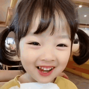 可爱小美女开心gif动图_动态图_表情包下载_soogif