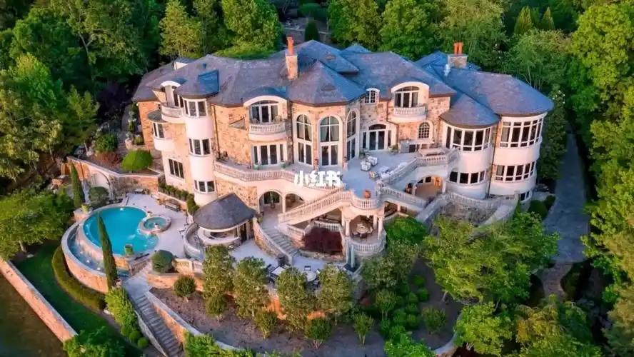 1亿城堡别墅庄园,法式城堡建筑,考究的欧式奢华装修设计,四周景色迷人