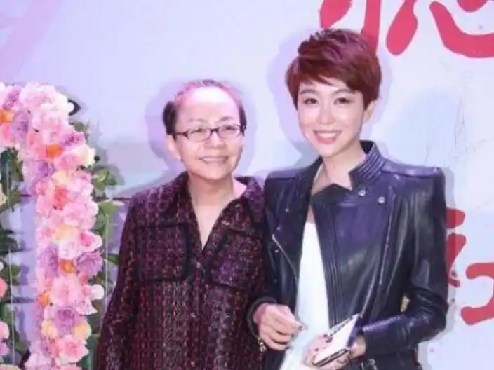 宋丹丹和姜妍是什么关系?