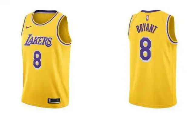科比的新赛季湖人 8 号球衣今日预售