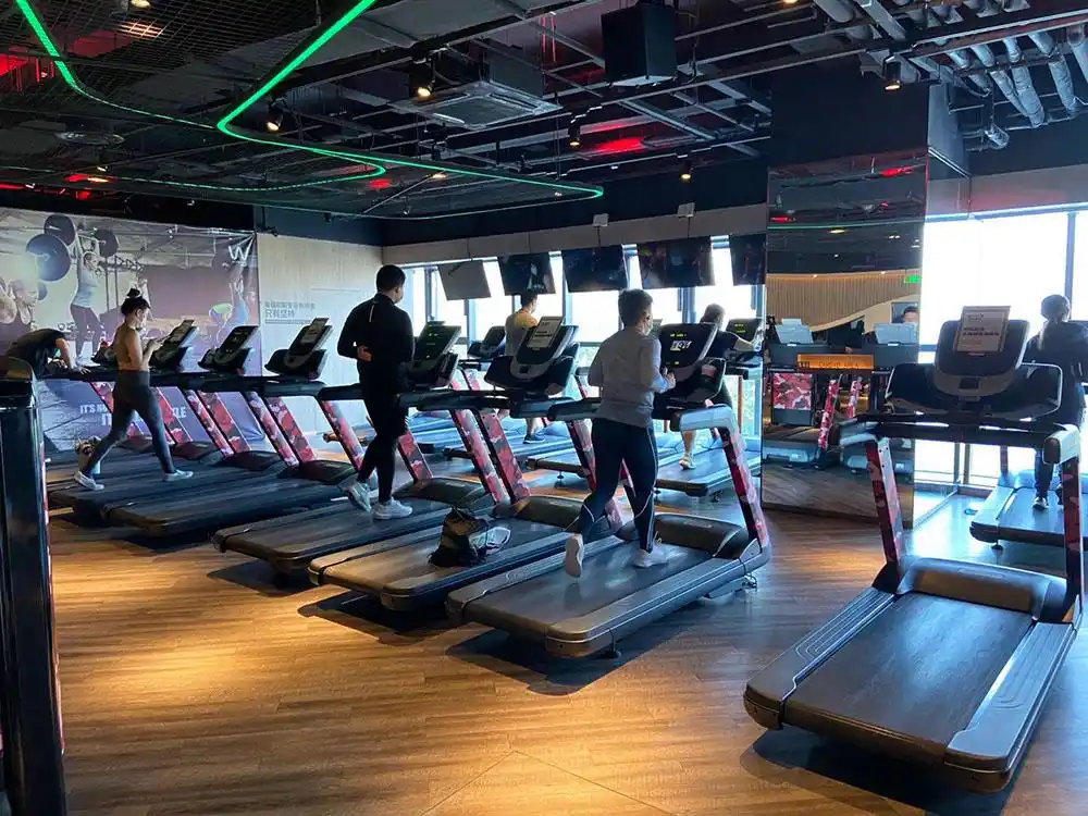 探访沪上健身房分时段限流团课暂停口罩有人戴也有人摘下