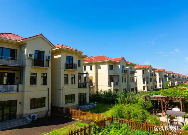 汇航桃园别墅位于北京市昌平区兴寿镇怀昌路(小汤山北),在天安门的正