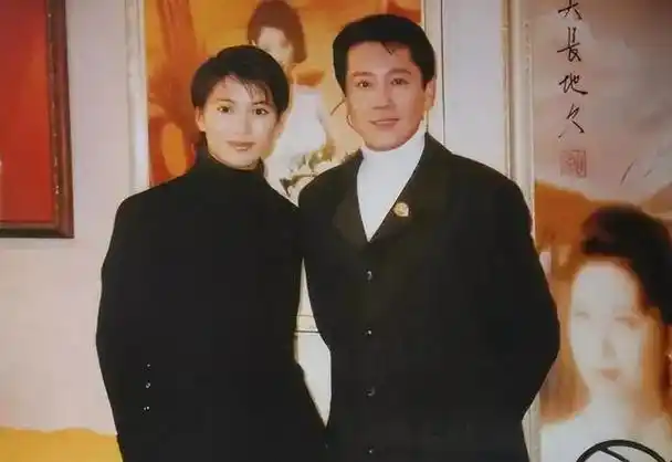 分手后,蔡老师难过了许久.从此两人天各一方,再不相见.