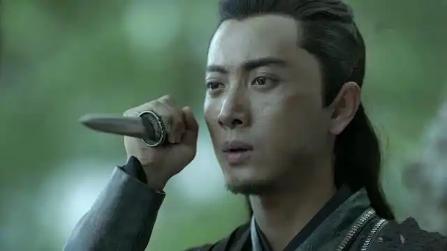 庆余年中郭保坤非但不傻反而是谋略高手范闲早已看透