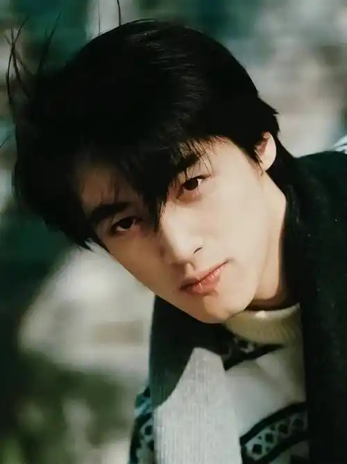 学生时代的胡歌#校草本草胡歌年轻的颜值放现在一样大97 照样是