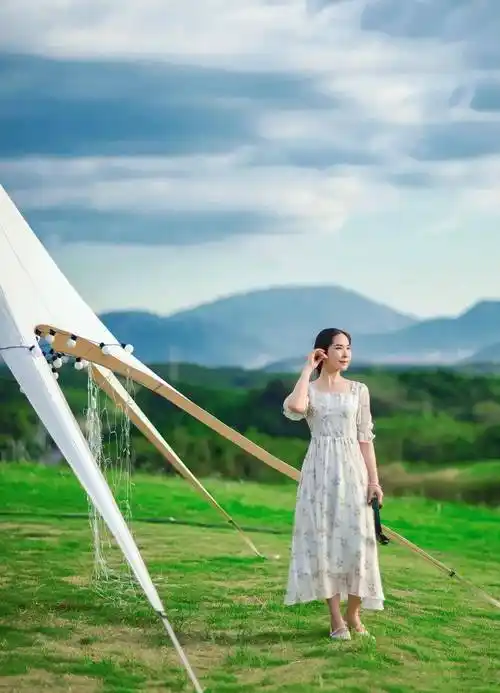 不拍大妈照,姐姐们生活照这样拍,技巧简单,拍照优雅自然好看_气质