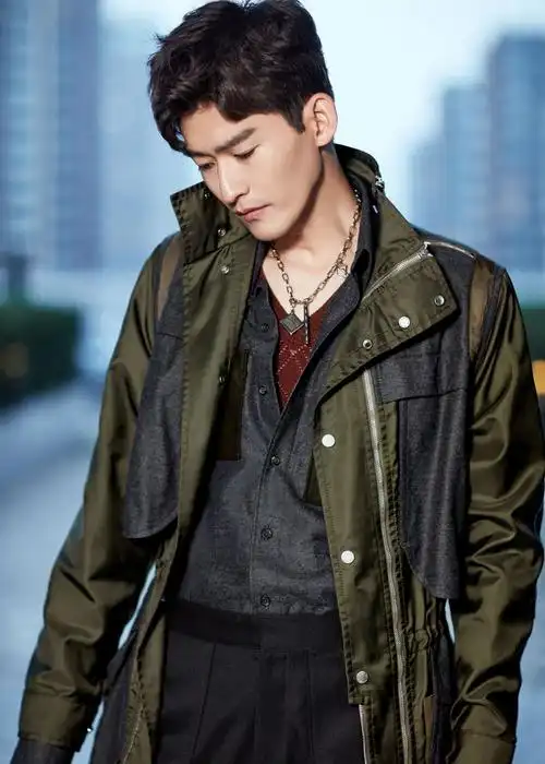 最重要的一点,这里的随便哪个明星片酬能低了,剧组是有多有钱能请得起