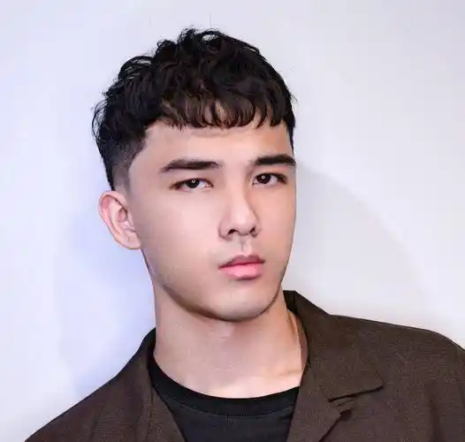 原创男人25岁后别剪锅盖头留好这几款发型清爽阳光特别帅气