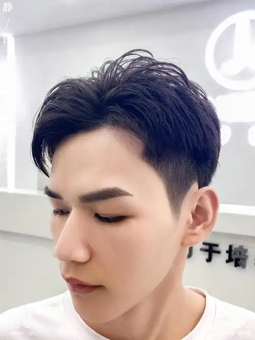 港风侧背头 静莎职业学校 美发培训学院作品