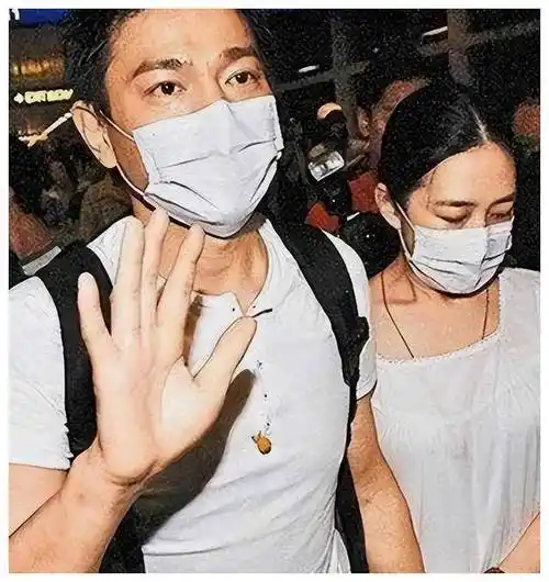 "揭开刘亦菲隐婚之谜,刘德华回应令人震惊!"_明星_生活_信任