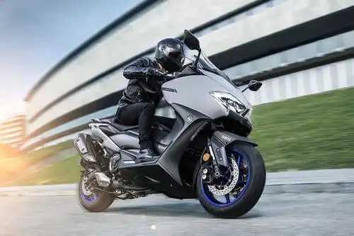 大踏板界多年的领军者 雅马哈tmax 560试驾测评-新浪汽车