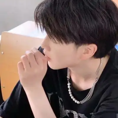 成熟稳重又很帅气魅力男头大_男生头像_美头网