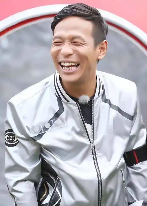 宋小宝:成名后抛弃原配霍晓红,二婚娶女粉丝,如今成人生赢家_胡晓红