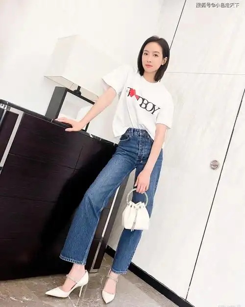 宋茜白色高跟鞋优雅写真