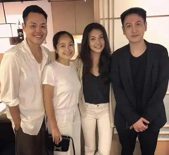 只要继续保持这股子拼劲,相信汤珈铖定能在感情事业双丰收,成为当代