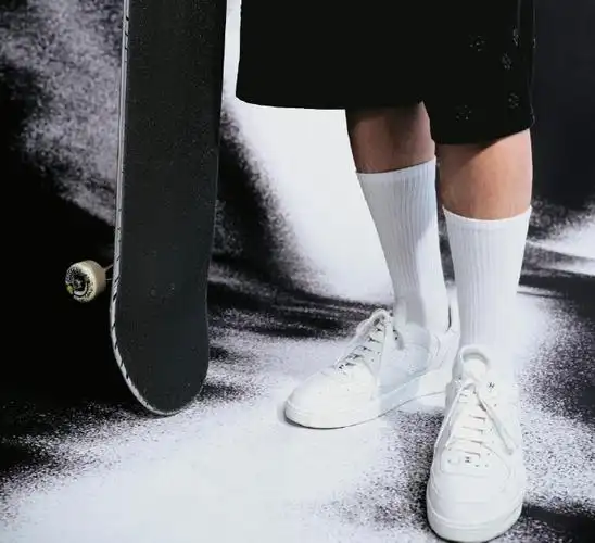 王一博#臣服于白袜与美腿之下脑海中小电影自动生成.