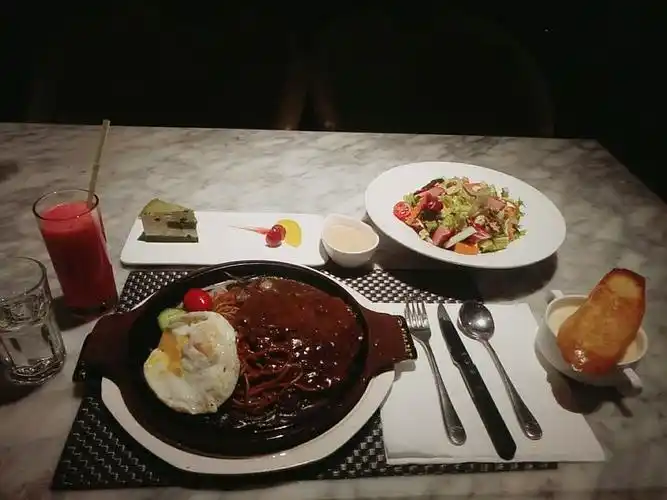 一个人吃西餐是怎样的体验?