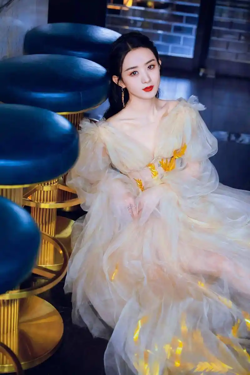 赵丽颖优雅高贵写真珍藏:国民女神,唯美靓丽!_举报