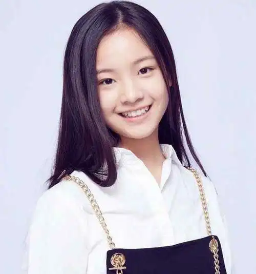 10位00后小花,争奇斗艳各显神通,谁能成为国民妹妹?