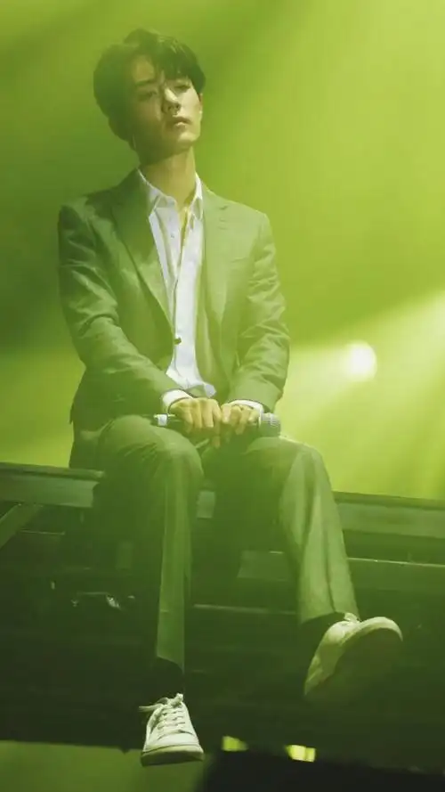 20190830肖战绿色系手机壁纸