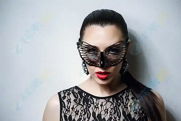 神秘蒙面女郎高清图片下载