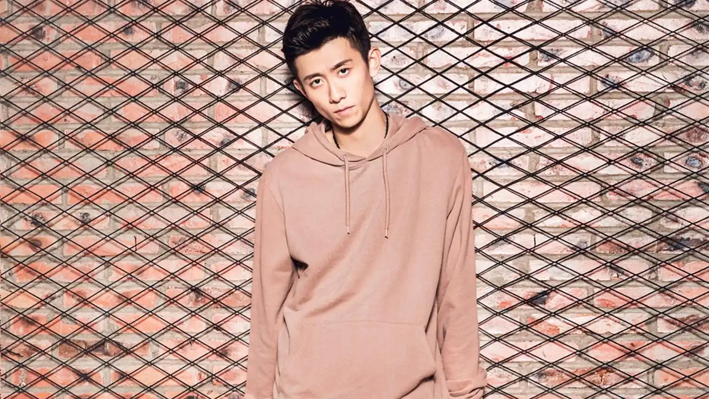 张一山时尚痞帅杂志写真图片桌面壁纸